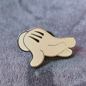 Disney Pin Mickey Mouse Body Parts Hand Pin